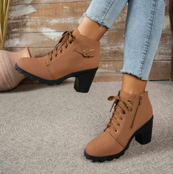 Saffie - Tacones de punta ancha