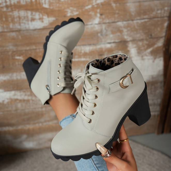 Saffie - Tacones de punta ancha