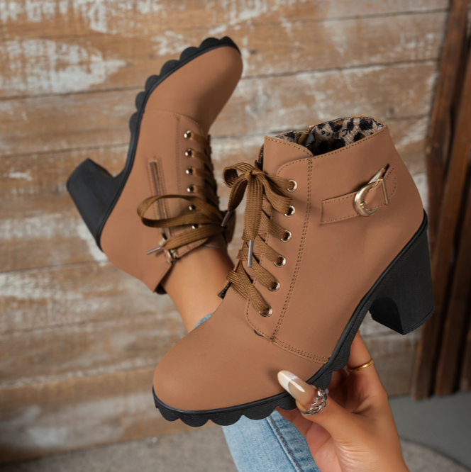 Saffie - Tacones de punta ancha