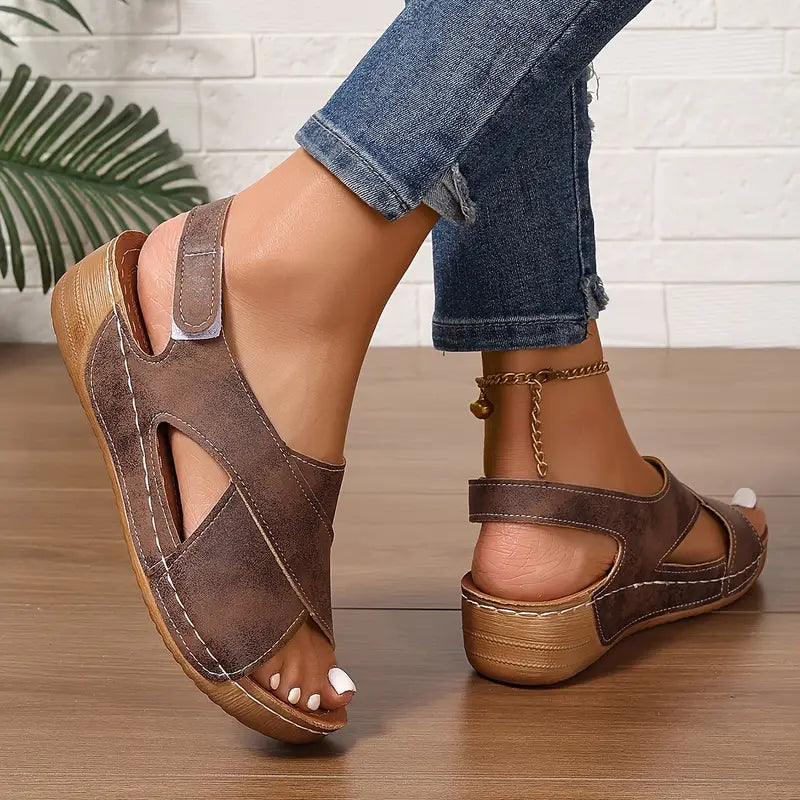 Lacey - Sandalias cómodas con tiras cruzadas