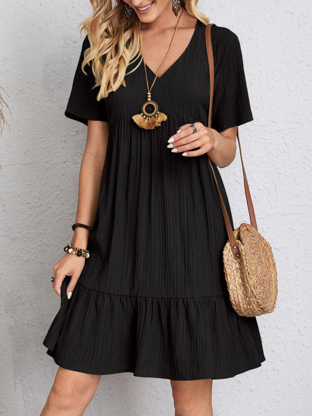 Belinda - Minivestido texturizado con volantes y escote en V
