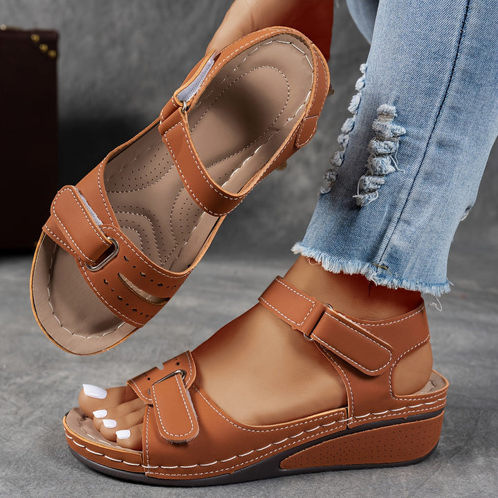 Quinnie - Sandalias con soporte