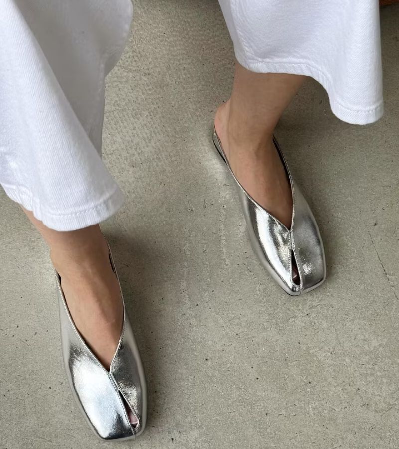 Camellia - Mules premium de punta cuadrada