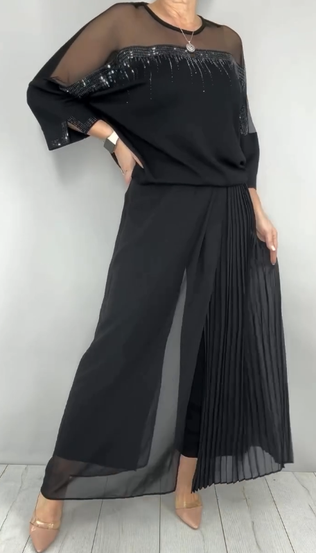 Caia - Conjunto de dos piezas con pantalón con detalles plisados y apliques