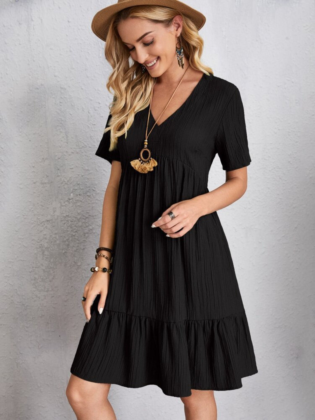 Belinda - Minivestido texturizado con volantes y escote en V