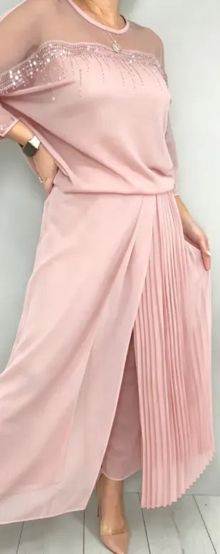 Caia - Conjunto de dos piezas con pantalón con detalles plisados y apliques