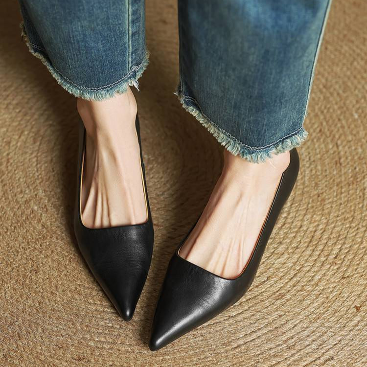 Serelina - Zapato de salón elegante de tacón bajo y punta fina