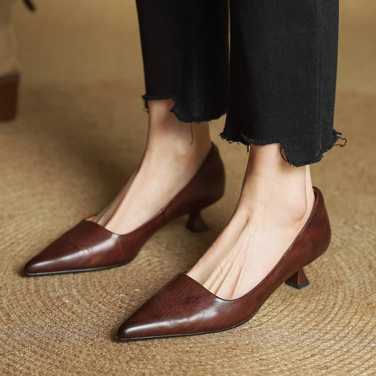 Serelina - Zapato de salón elegante de tacón bajo y punta fina