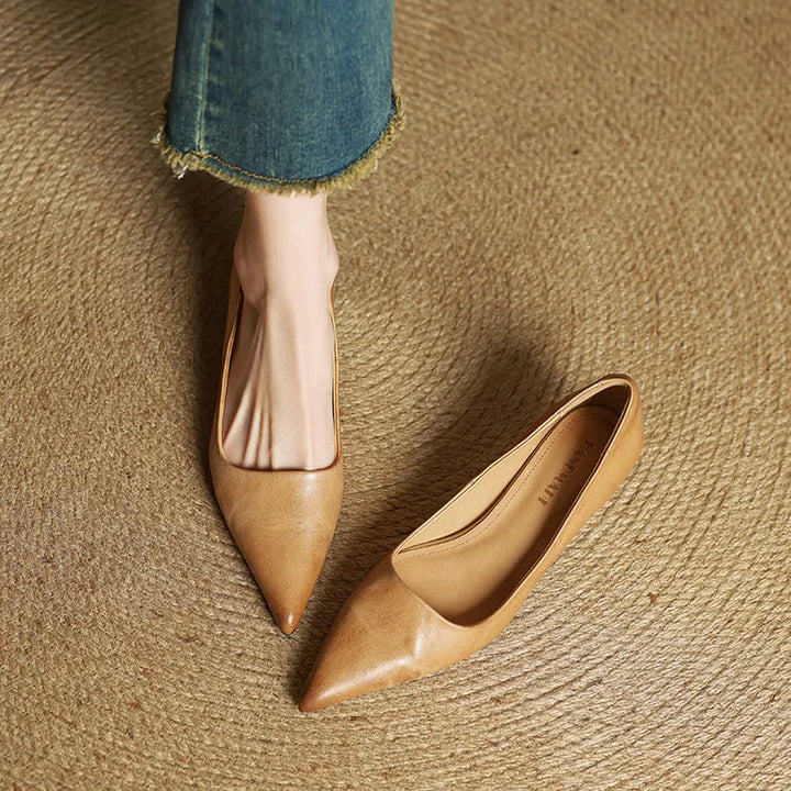 Serelina - Zapato de salón elegante de tacón bajo y punta fina