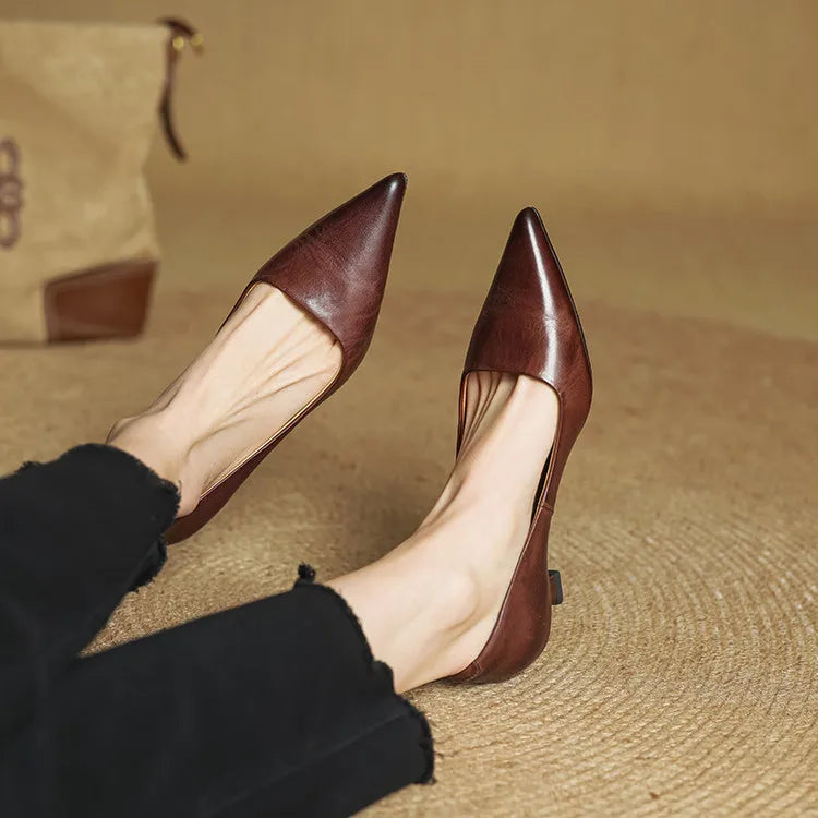 Serelina - Zapato de salón elegante de tacón bajo y punta fina