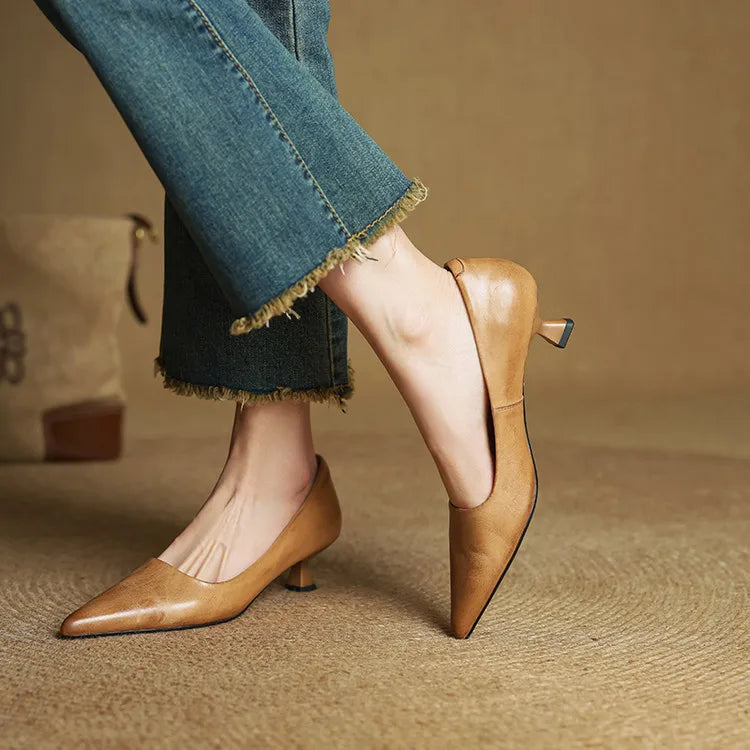Serelina - Zapato de salón elegante de tacón bajo y punta fina