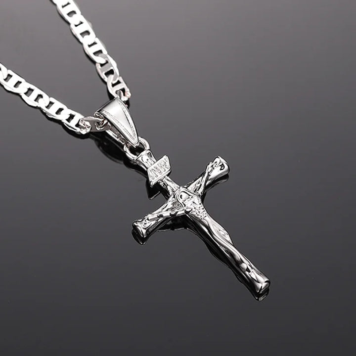 Bayford - Collar con colgante de cruz brillante