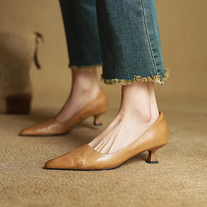 Serelina - Zapato de salón elegante de tacón bajo y punta fina