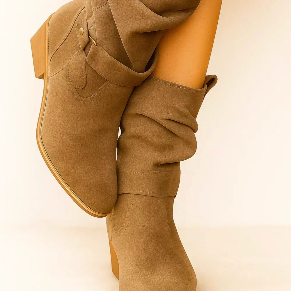 Calluna - Botas de media caña con tacón de bloque y textura suave