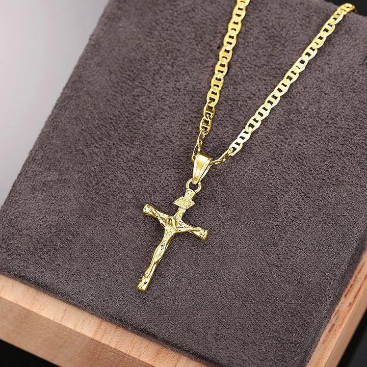 Bayford - Collar con colgante de cruz brillante