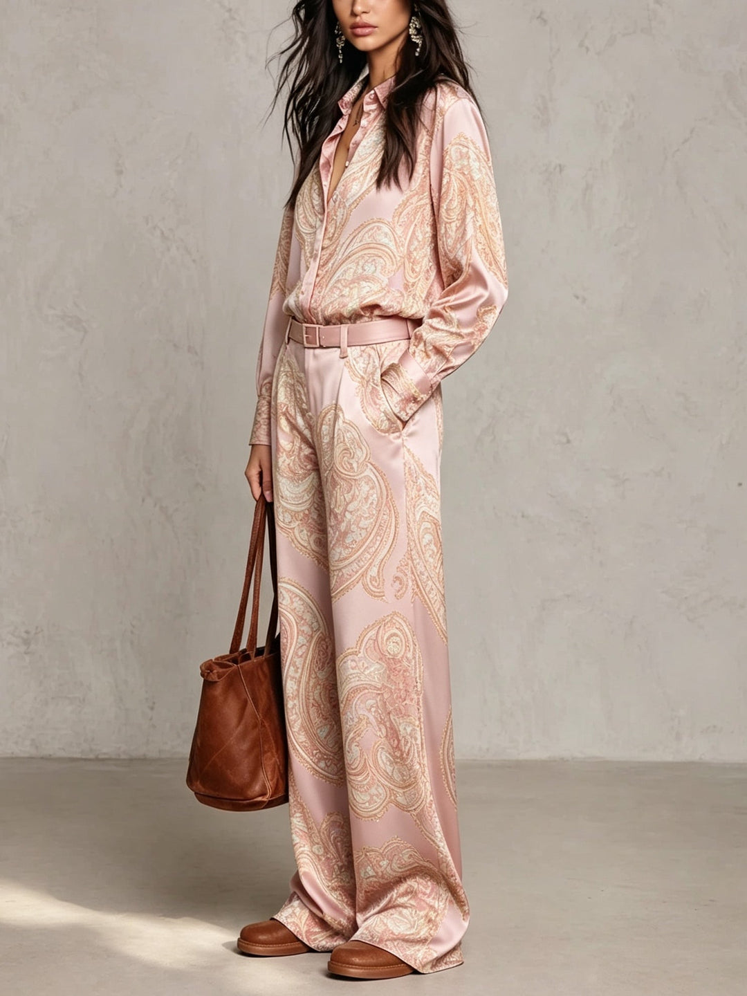 Jessamira - Conjunto de dos piezas sedoso con estampado paisley