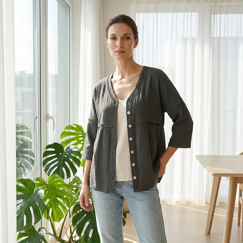 Ardena - Blusa bordada de botonadura frontal