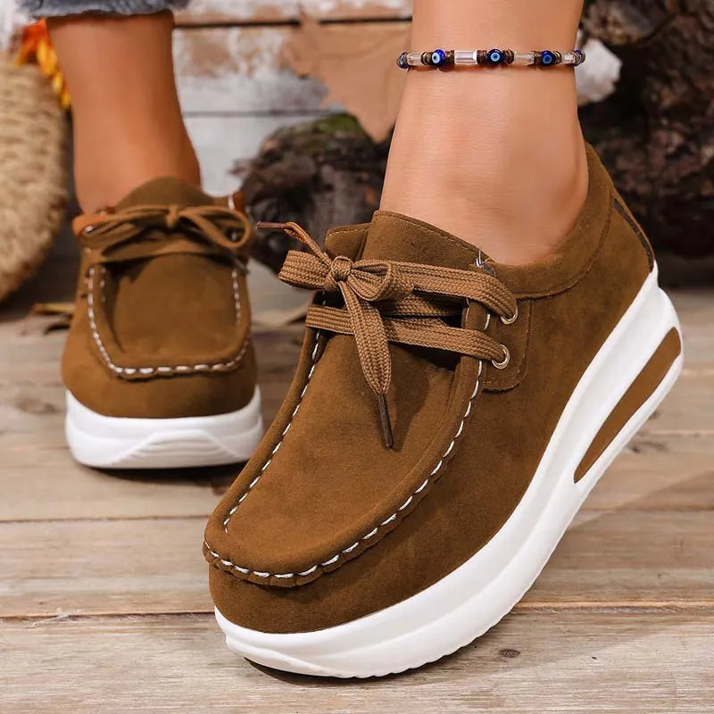 Eirwen - Zapatillas de plataforma acolchadas con cordones