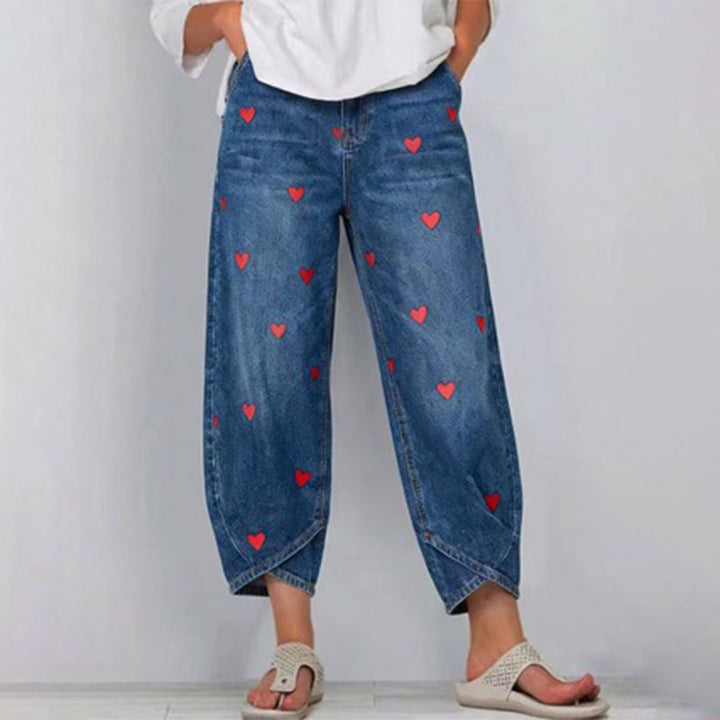 Arabella - Vaqueros de pernera curva con estampado de corazones