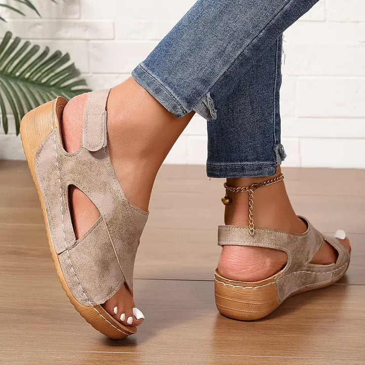 Lacey - Sandalias cómodas con tiras cruzadas