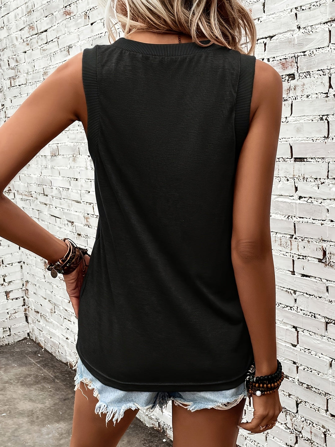 Megan - Camiseta de escote corazón con tacto suave